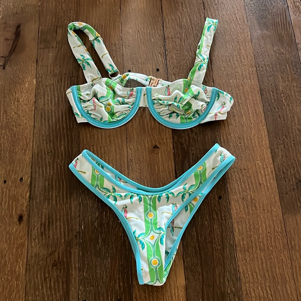Tuscan print swim set xs btm and small top